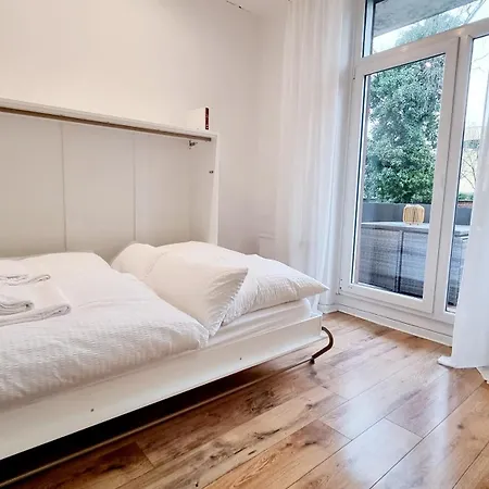 135m²-apartment I Max. 8 Gaeste I Zentral I Kueche I Balkon I Parken I Wlan Apartamento