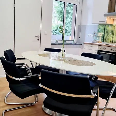 135m²-apartment I Max. 8 Gaeste I Zentral I Kueche I Balkon I Parken I Wlan Apartment *